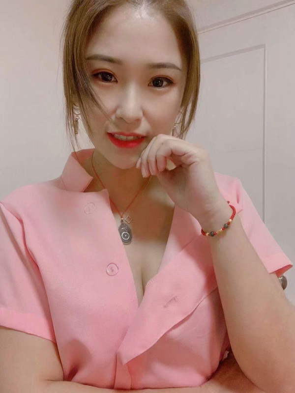 服务系轻熟女